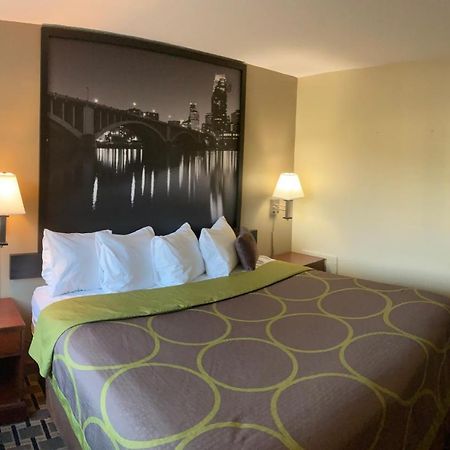 Super 8 By Wyndham Chisago City Eksteriør bilde