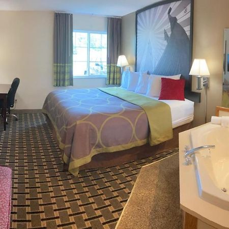 Super 8 By Wyndham Chisago City Eksteriør bilde