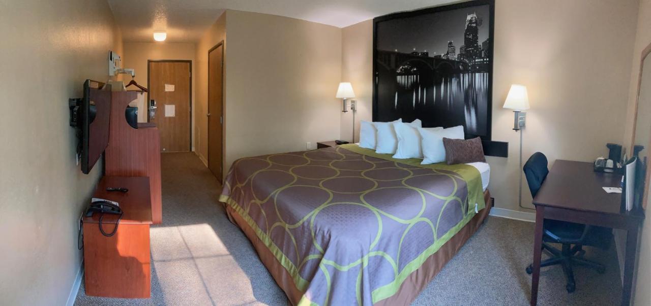Super 8 By Wyndham Chisago City Eksteriør bilde
