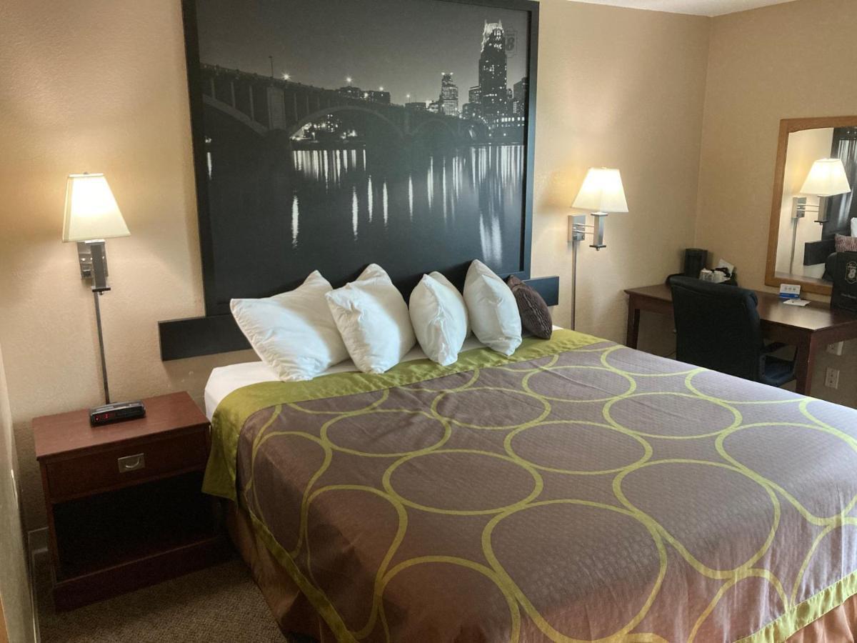 Super 8 By Wyndham Chisago City Eksteriør bilde