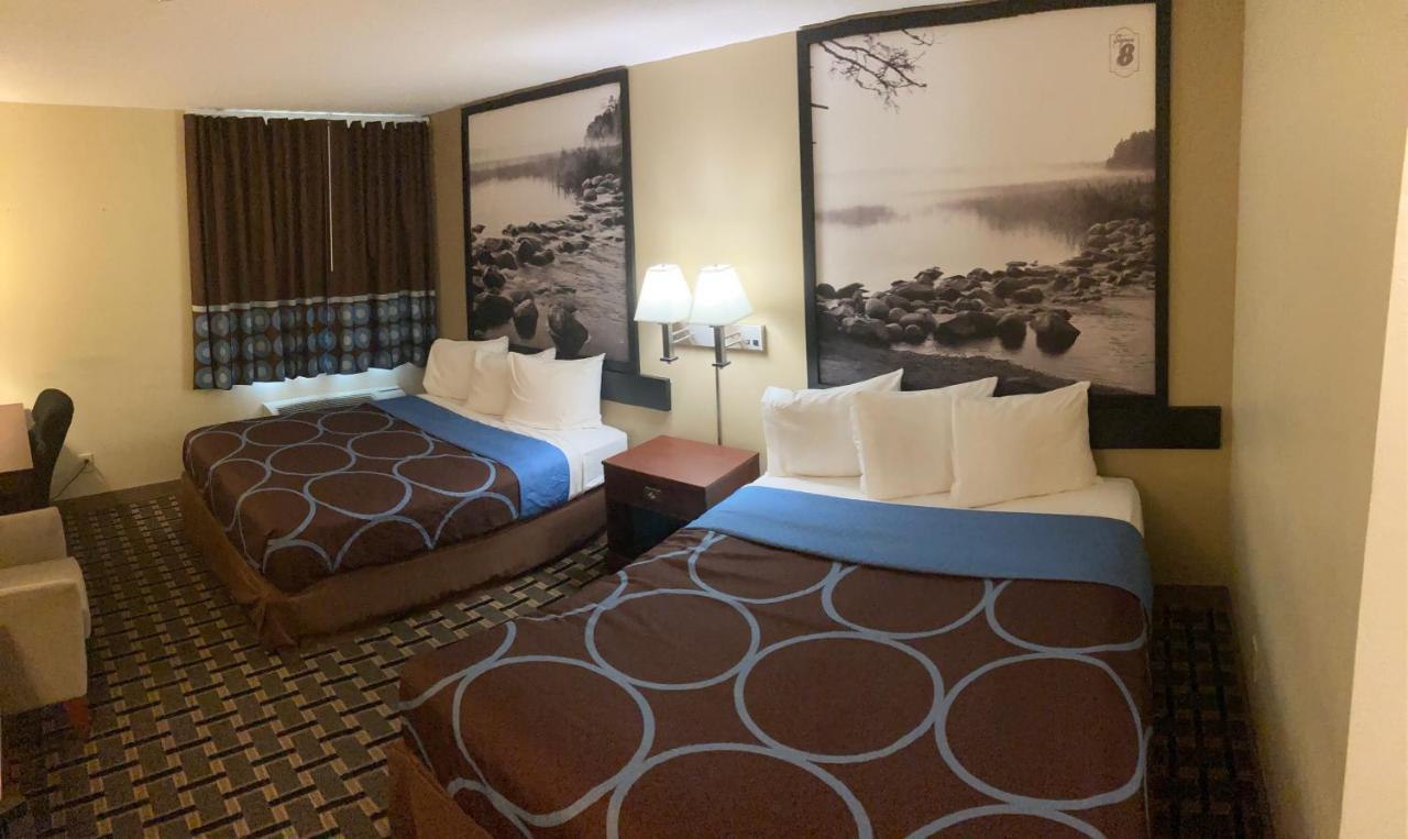 Super 8 By Wyndham Chisago City Eksteriør bilde