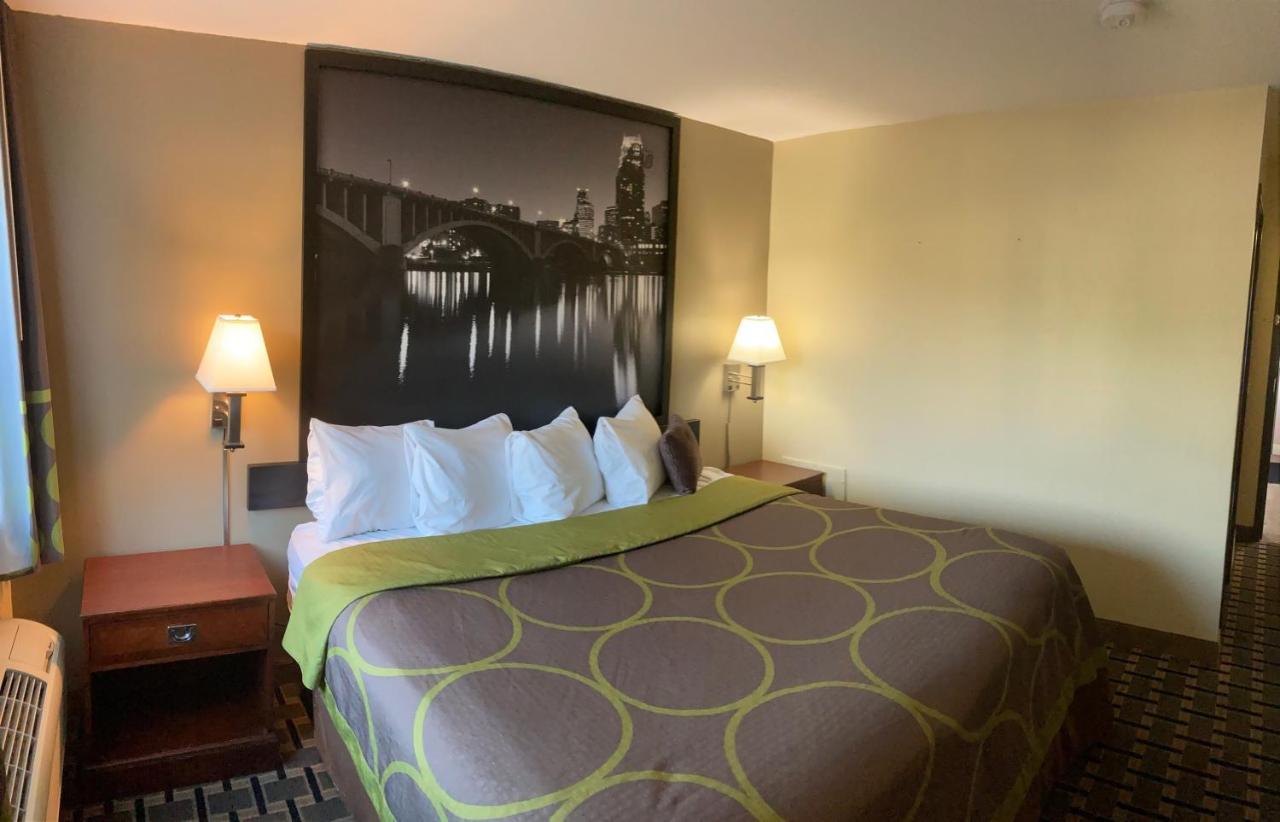 Super 8 By Wyndham Chisago City Eksteriør bilde