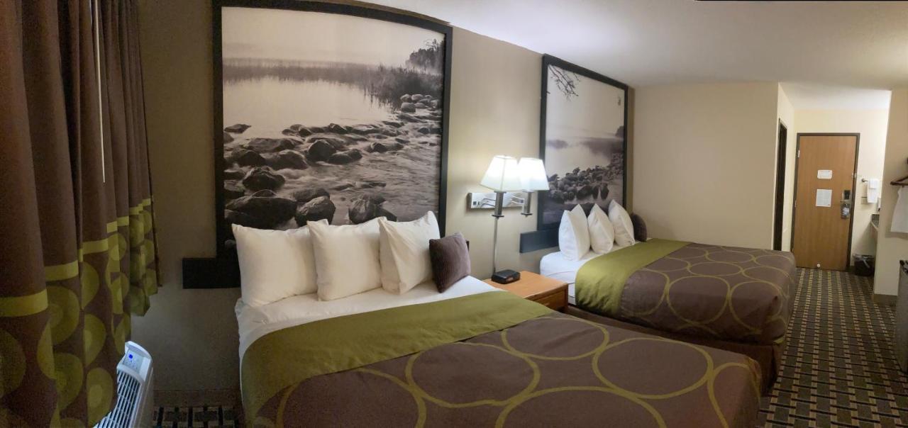 Super 8 By Wyndham Chisago City Eksteriør bilde