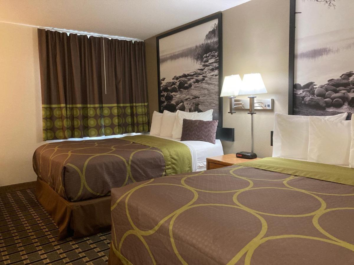 Super 8 By Wyndham Chisago City Eksteriør bilde