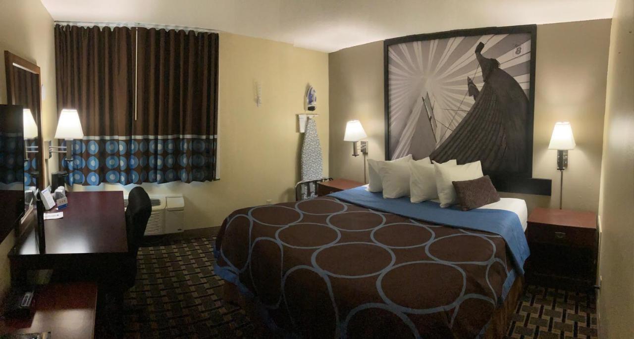 Super 8 By Wyndham Chisago City Eksteriør bilde