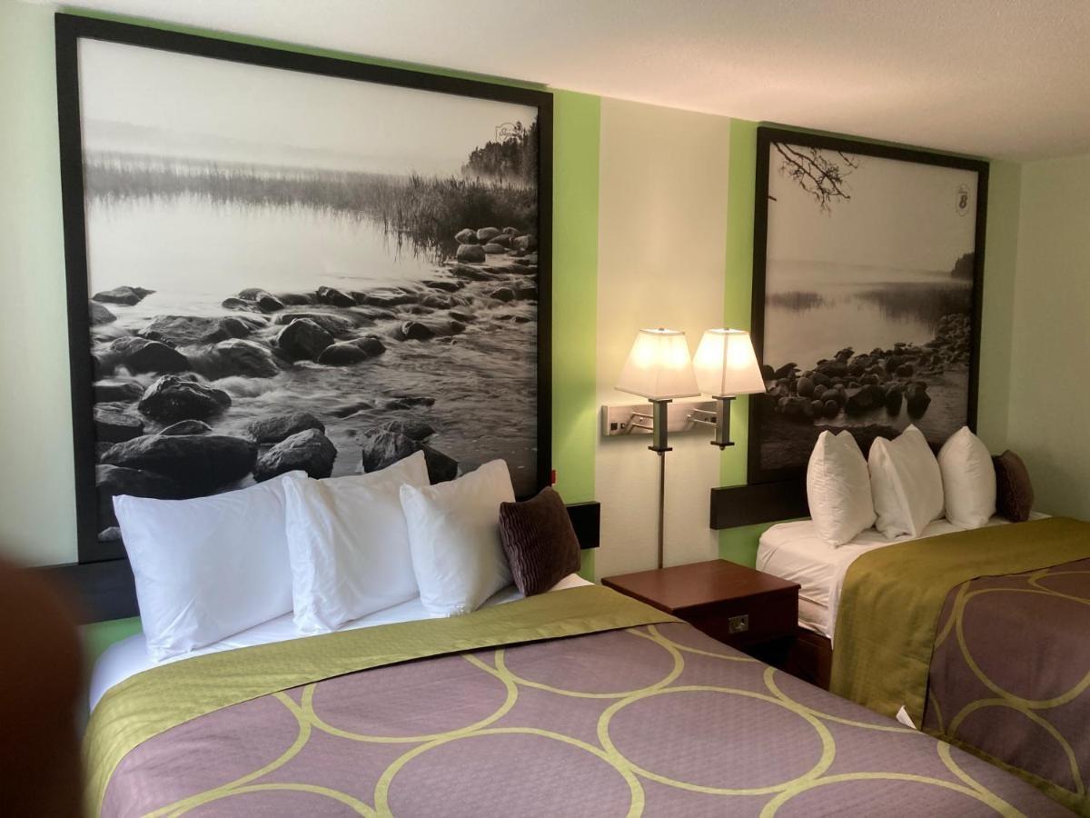 Super 8 By Wyndham Chisago City Eksteriør bilde
