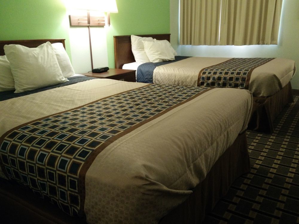 Super 8 By Wyndham Chisago City Eksteriør bilde