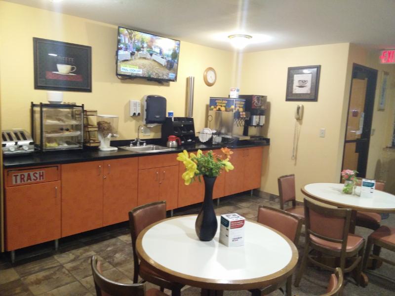 Super 8 By Wyndham Chisago City Eksteriør bilde